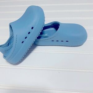 Cat and Jack Toddler Slides Croc Style Baby Blue Size 6 Great Condition